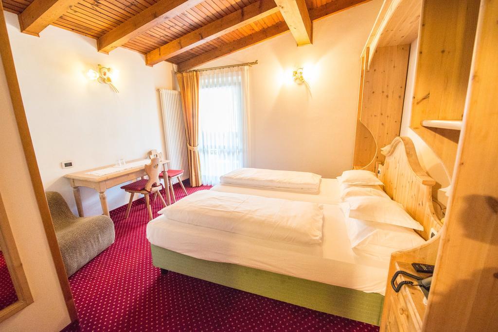 Hotel Garni Norma Madonna Eksteriør bilde